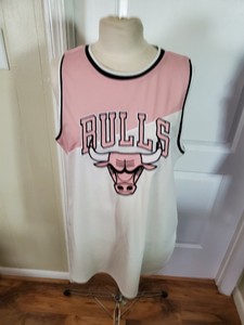 bulls pink jersey