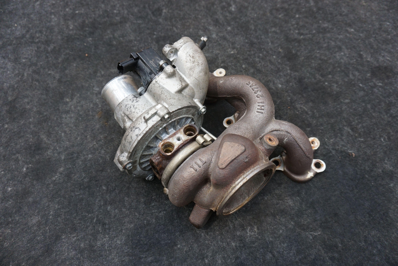 Left Turbo Turbocharger Assembly OEM 297712 Maserati Quattroporte S M156 14-17+