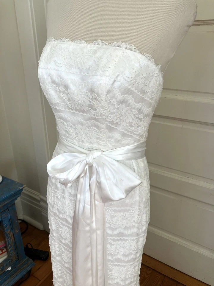 Vestido de novia David de Galina talla 2 marfil aline ajustado sin tirantes con cuentas Foto 2 de 4