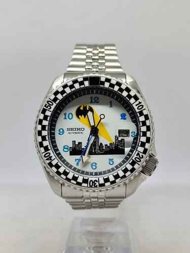 PRE OWNED SEIKO DIVERS 7002-7001 BATMAN DIAL MOD AUTOMATIC MENS WATCH 1N1102