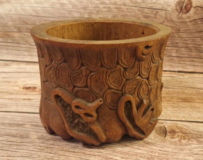 Vintage Bamboo Carved 4.25"H Asian Chinese Brush Pot or Vase