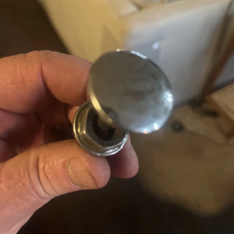 Émbolo y tapa de bomba de aceite original Early Teens Foto 4 de 4