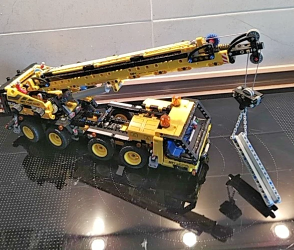 LEGO Technic 42108 Mobile Crane, foto 2 di 5
