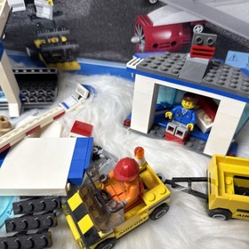 LEGO City: Airport (3182)  MISSING AIRPLANE