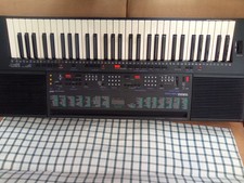 Yamaha PSR-400 Portable Keyboard. Multiple Musical Functions