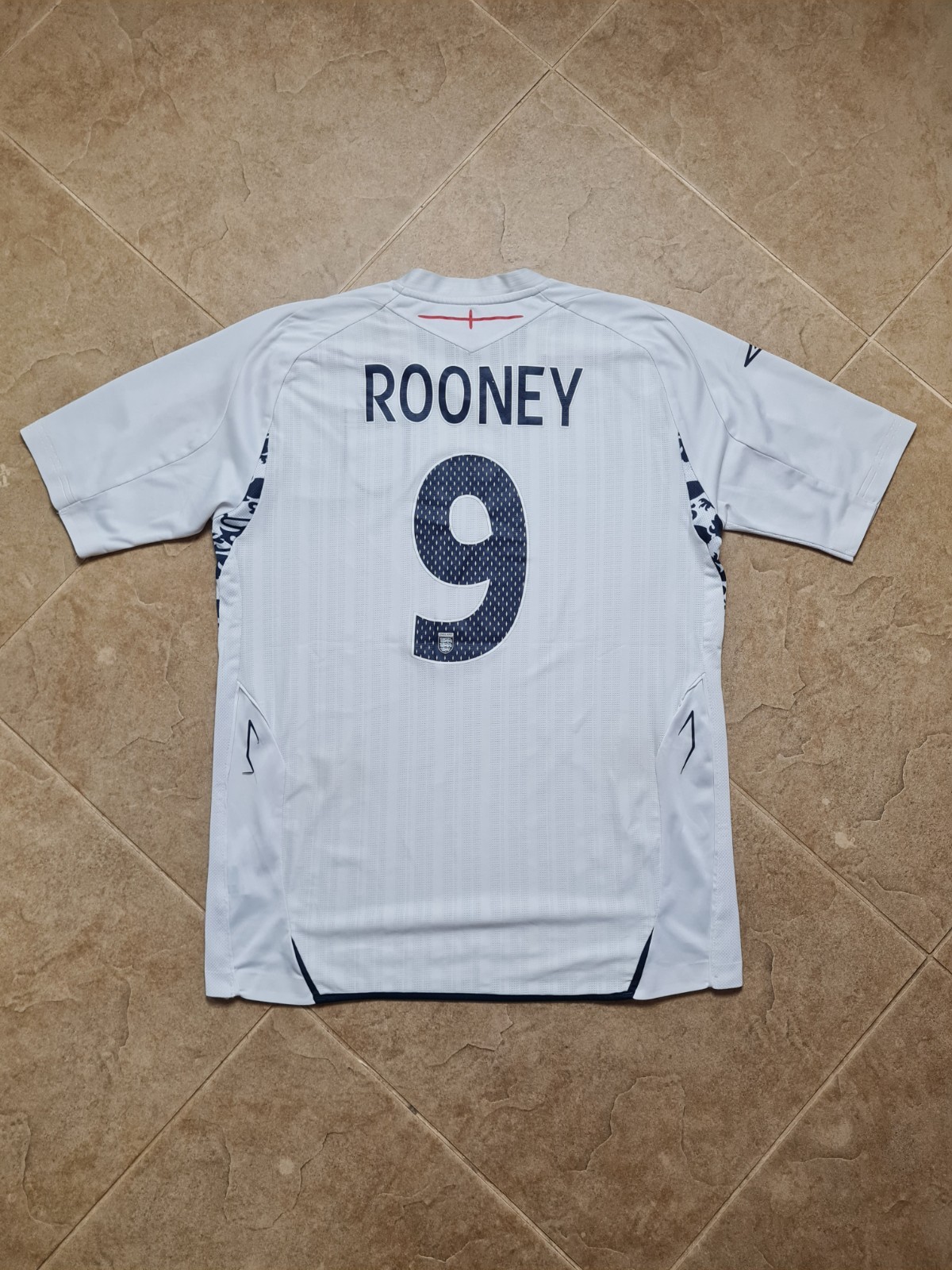 Umbro #9 Rooney ENGLAND Vintage Football Shirt Soccer Jersey 2008/2010 Home Sz L