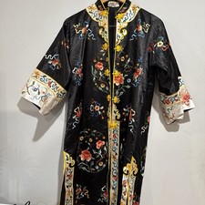 Vintage 20th C Chinese Silk Embroidery QiPao Robe Figures Flowers Art black Med