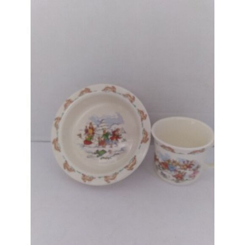 Vintage Royal Doulton Bunnykins Children's Tea Cup and Saucer Set Winter Scene - Picture 3 of 6