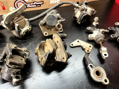 HONDA ATC THREE WHEELER OEM BRAKE CALIPER AND MASTER CYLINDER LOT 250R 350X 200X - Picture 9 of 14