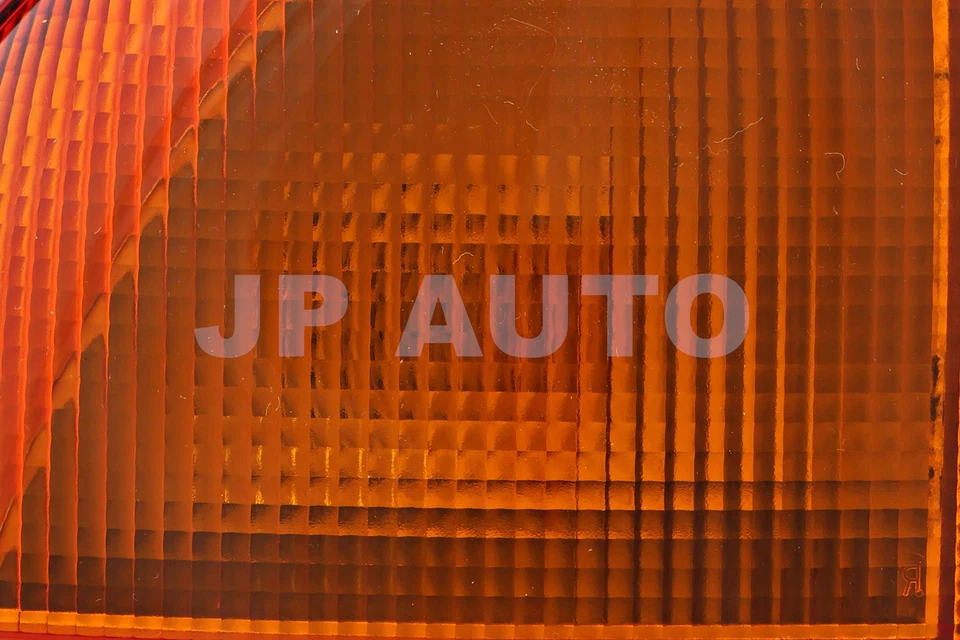 Пара задних фонарей для Suzuki XL-7 Grand Vitara Tracker 2001-2003 годов выпуска - Изображение 2 из 4