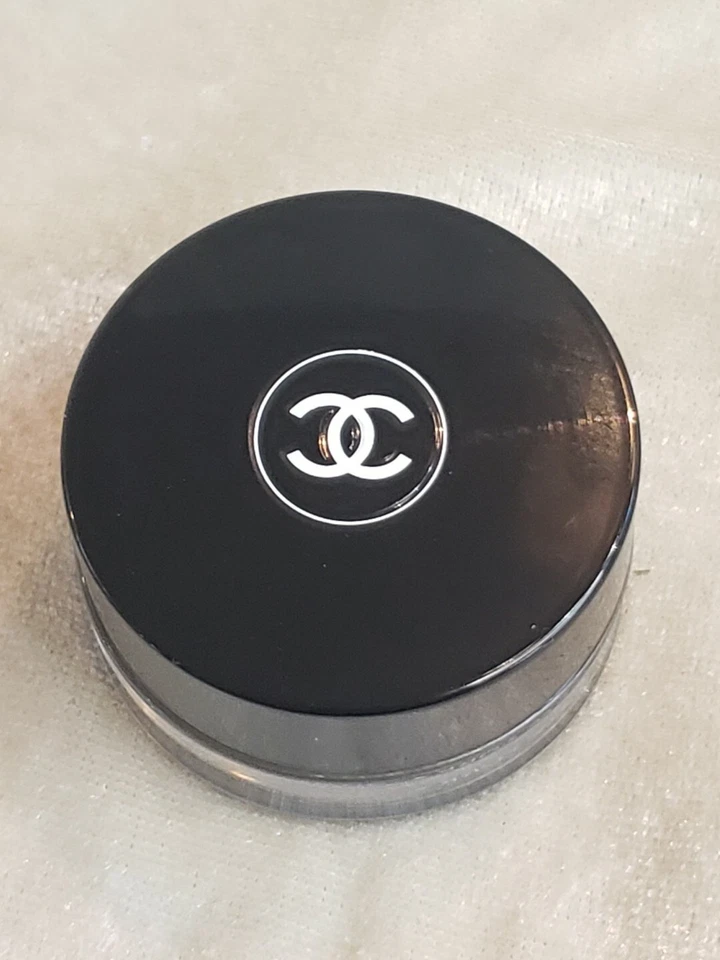 香奈儿 Illusion D'Ombre 长磨损夜光眼影 85 MIRIFIQUE 0.14 盎司 4 克 — 第 4/4 张图片