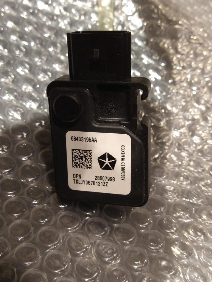 OEM MOPAR SEAT OCCUPANT SENSOR AND BLADDER 68403195AA - Image 2 of 4