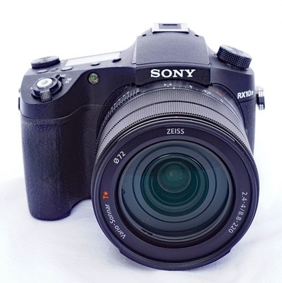 Sony  DSC-RX10 IV M4- Zoomkamera Zeiss Objektiv - 4K Filmaufnahmen, wie neu