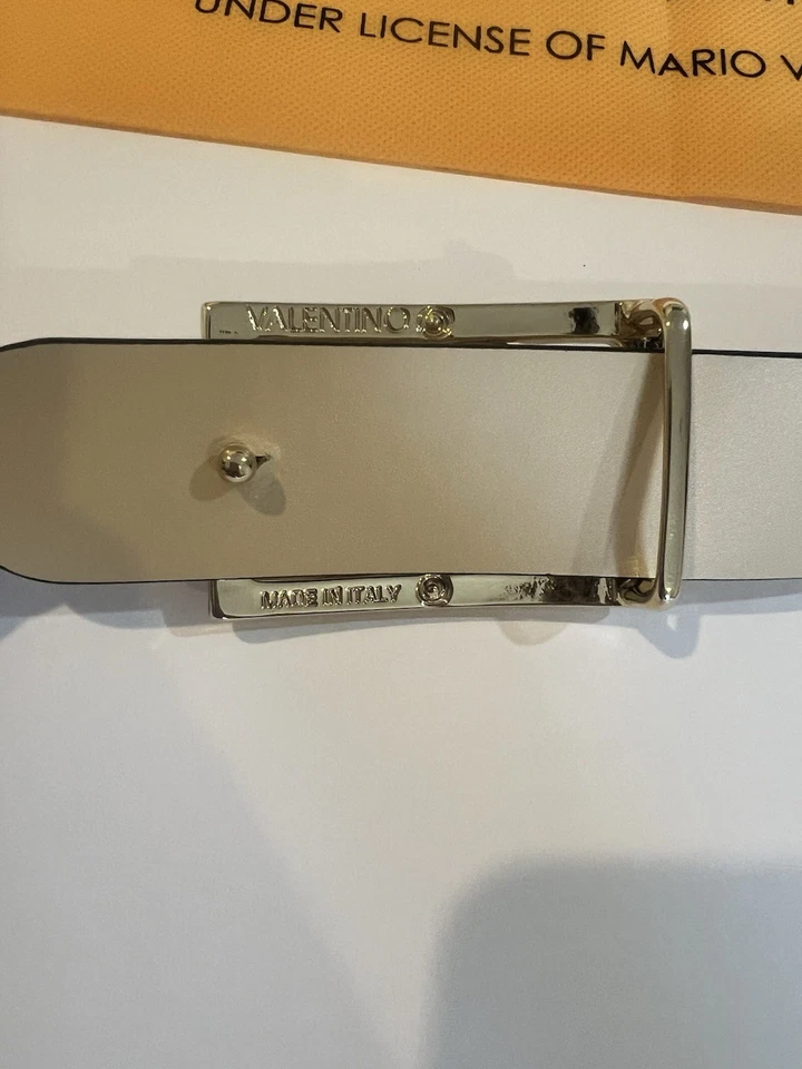 Cinturón de cuero para mujer Valentino $375 pequeño Dolly Soave cremoso tostado crema nude Foto 2 de 4