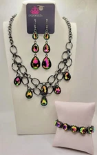 NWT PAPARAZZI BEAUTIFUL OIL SPILL VINTAGE SET  (Trusted Seller) 