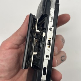 Sony PSP Go PSP-1001 PlayStation Portable - Black - POWERS ON - PARTS OR REPAIR