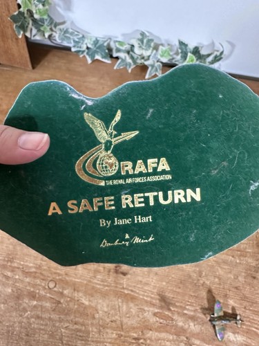 Vintage Danbury Mint Jane Hart A Safe Return Model Royal Airforce RAFA VE Day - Picture 8 of 8