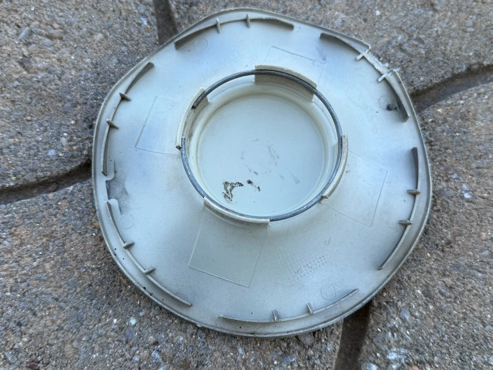 TAPA CENTRAL RUEDA VOLVO 850 S70 V70 OEM ACABADO PLATEADO 1992-2002 3546354 Foto 2 de 2