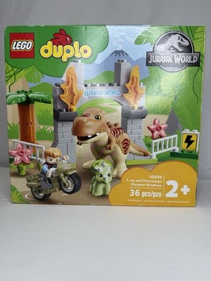 New! LEGO DUPLO Jurassic World T. rex and Triceratops Dinosaur Breakout (10939)