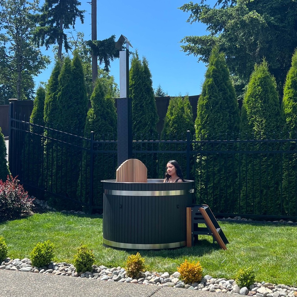 ALEKO 13 People Stainless Steel Hot Tub & Cold Plunge Tub WoodFired