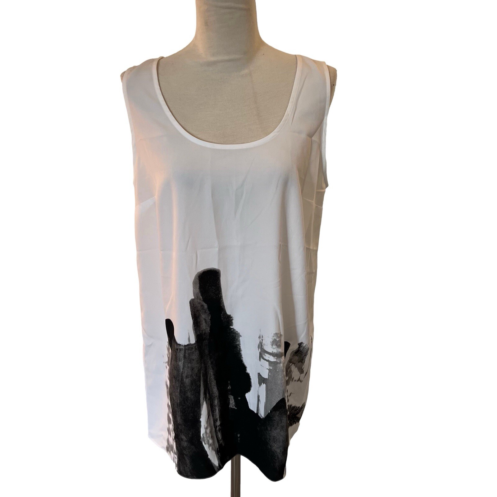 CREA CONCEPT White Sleeveless Lagenlook Tunic with Cityscape Graphic