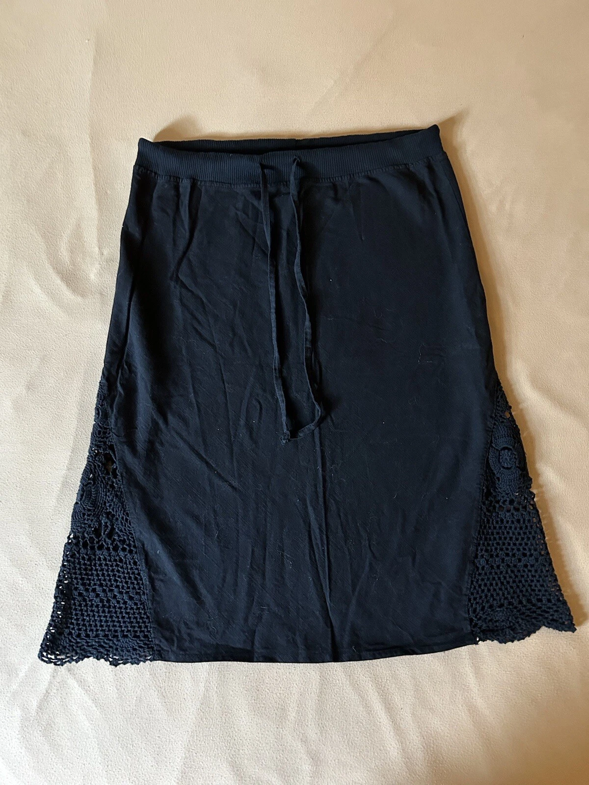 Eclettica 90’s Vintage Black Knee Length Skirt w/Crochet Side Seam Inserts, Sz L