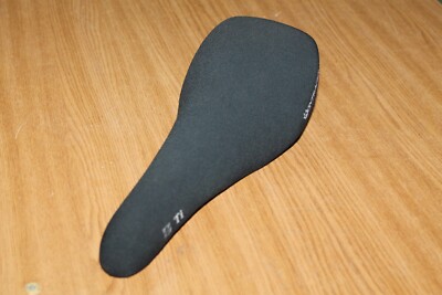 Selle Bontrager Serano RL Medium Noir - Cycle et Sports Robert Inc
