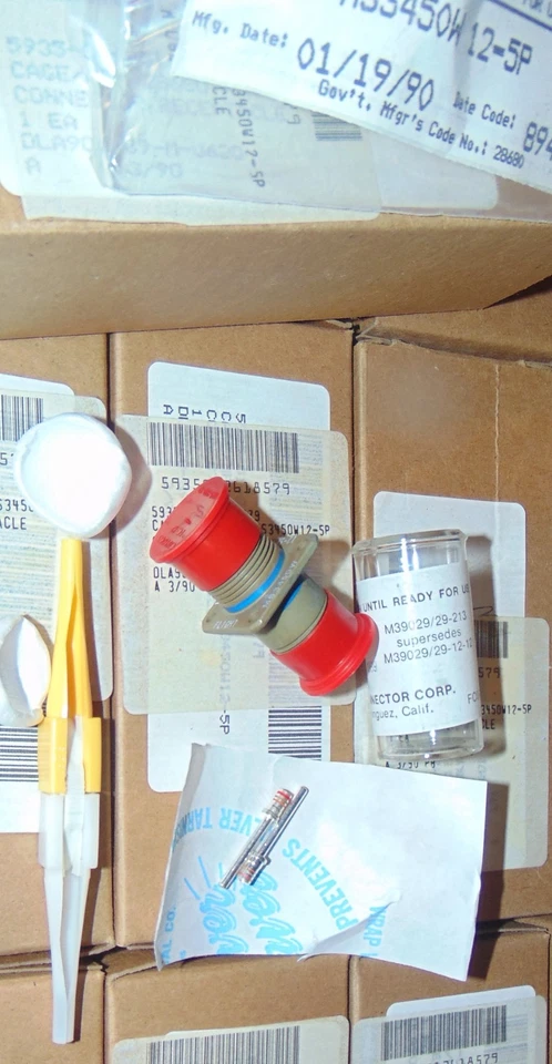 60 PCs NOS NIB FLIGHT CONNECTORS TRANSTECHNOLOGY MS3450W 12-5P *REAL SILVER PINS - Image 2 of 4