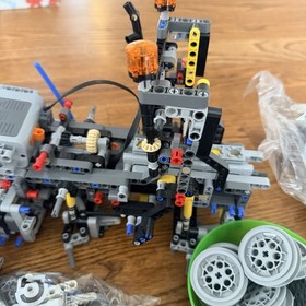 LEGO TECHNIC: Mercedes-Benz Arica 3245(42043) excellent condition, retired