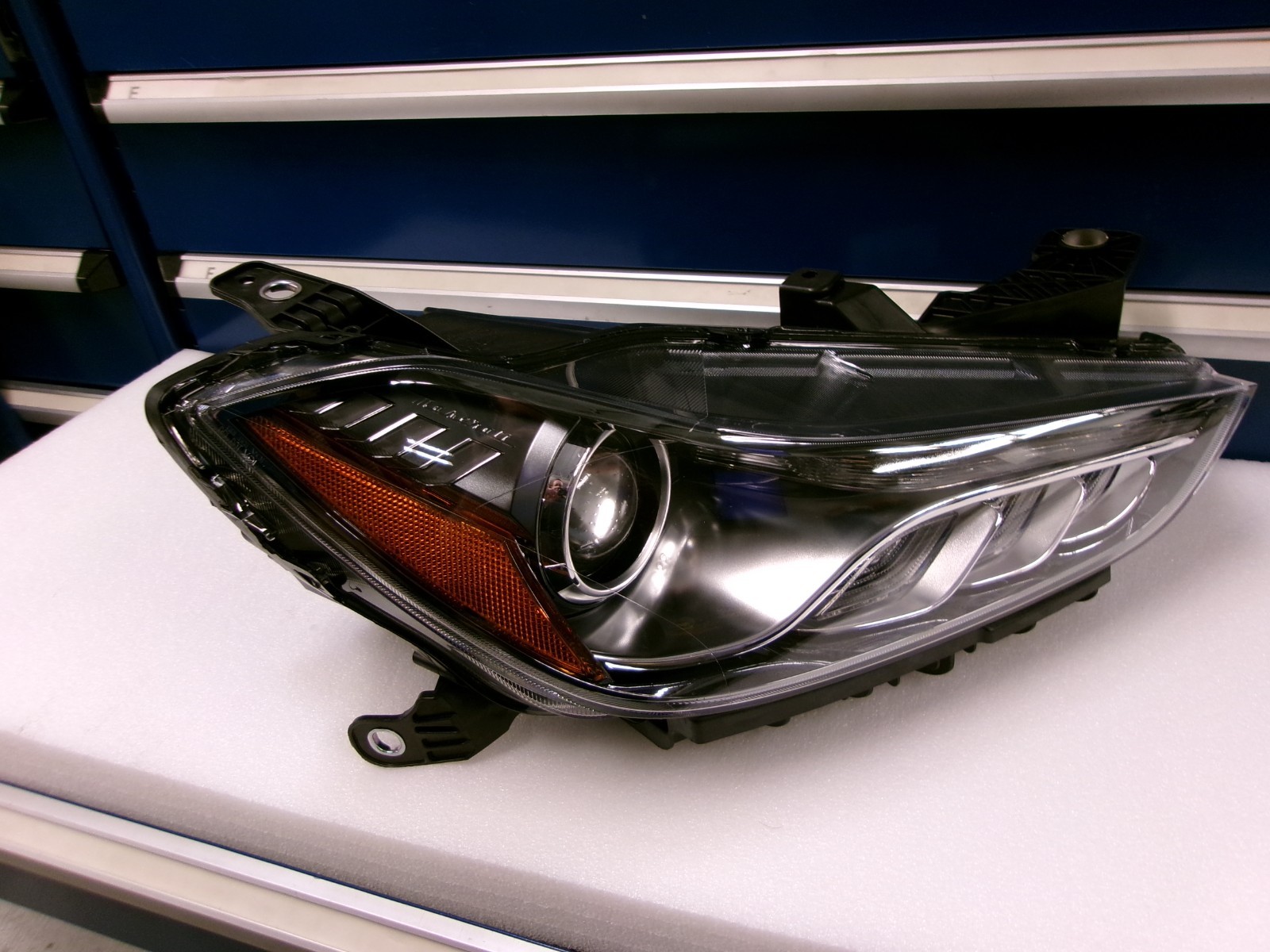 OEM Maserati RH Front Headlight, 670215135 GHIBLI 2022-2024