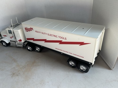 Rare NYLINT Milwaukee Tool Truck 18 Wheeler Silver Knight Metal 25" Toy NICE - Picture 2 of 8