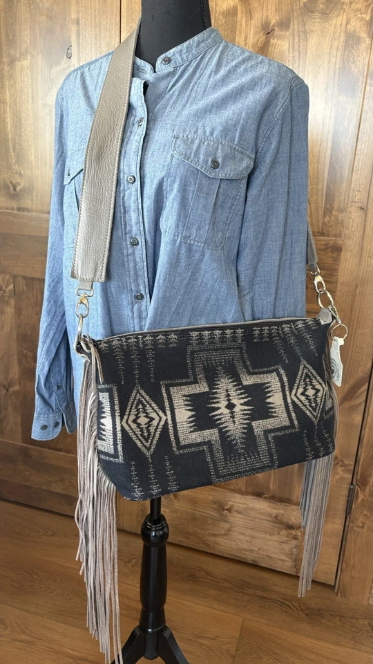 Perfect for NFR! Designer Pendleton Genuine HolyCow Couture Leather Purse Fringe - Image 2 of 4