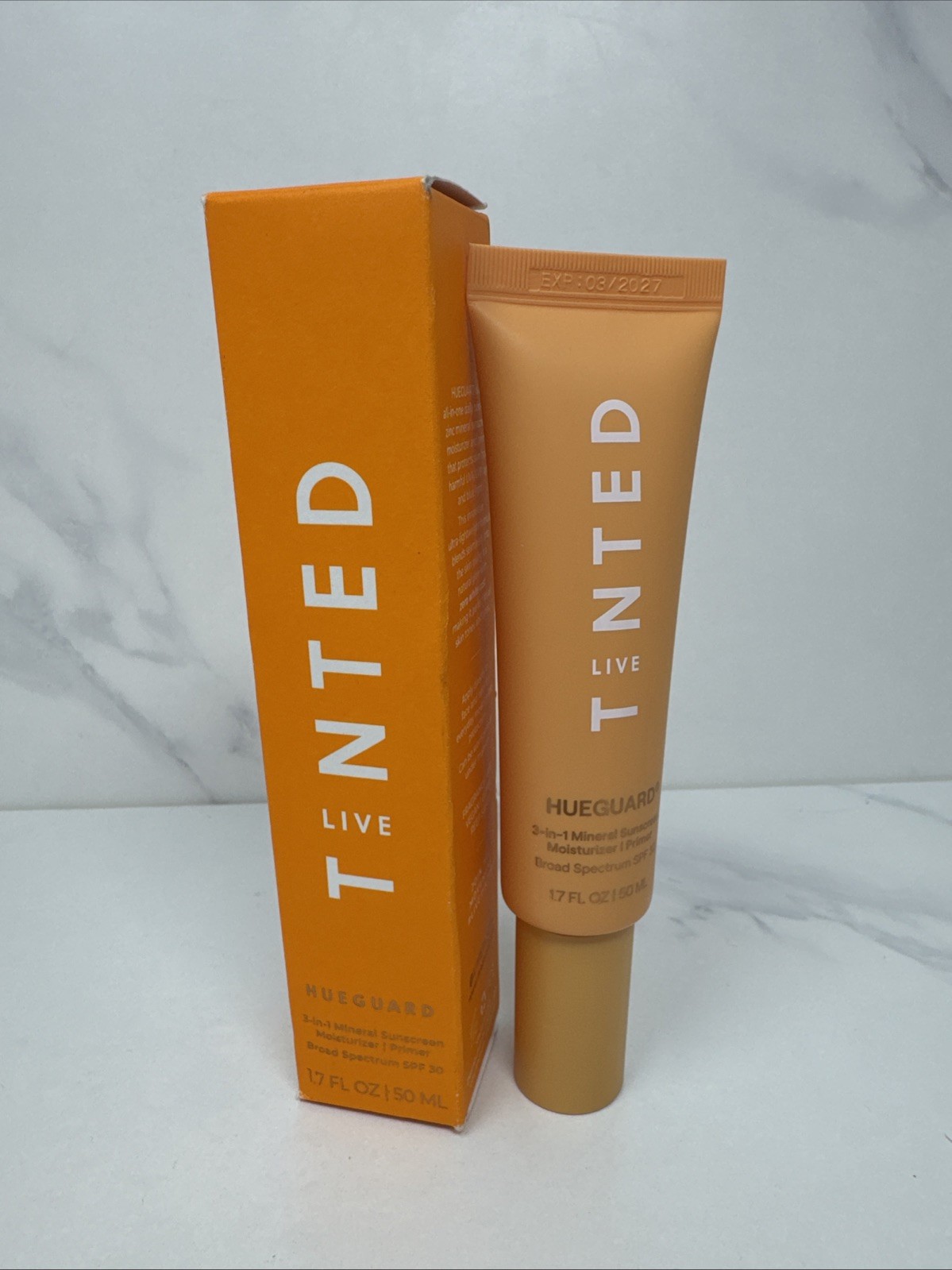Live Tinted Hueguard 3-in-1 Mineral Sunscreen SPF30 Moisturizer Primer Exp 03/27