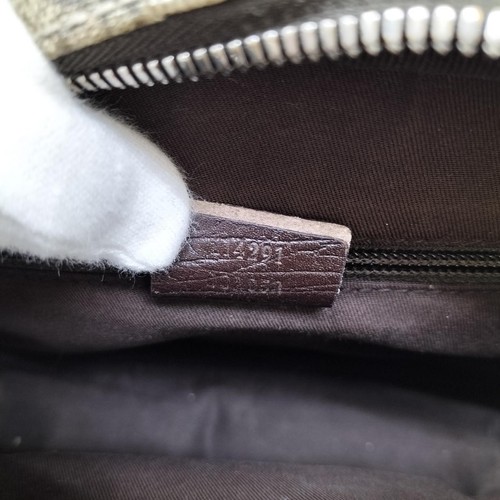 Gucci 114291 Shoulder Bag - Picture 5 of 10