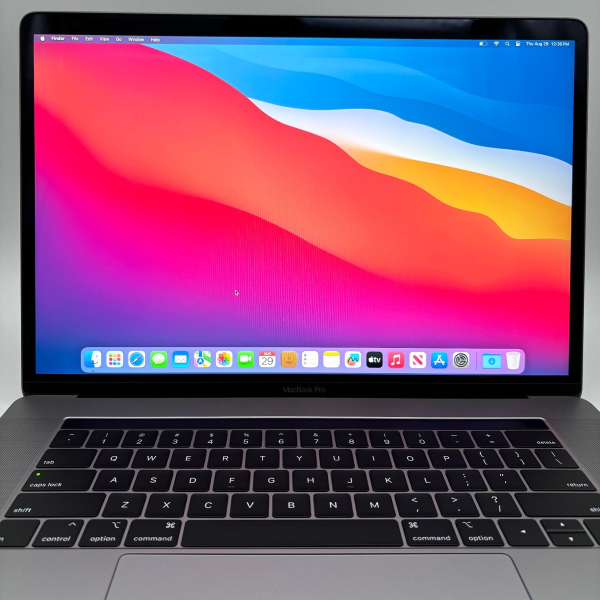 2TB SSD / MacBook Pro 15 Touch Bar CORE i9 5.0GHz 16GB RAM 2019