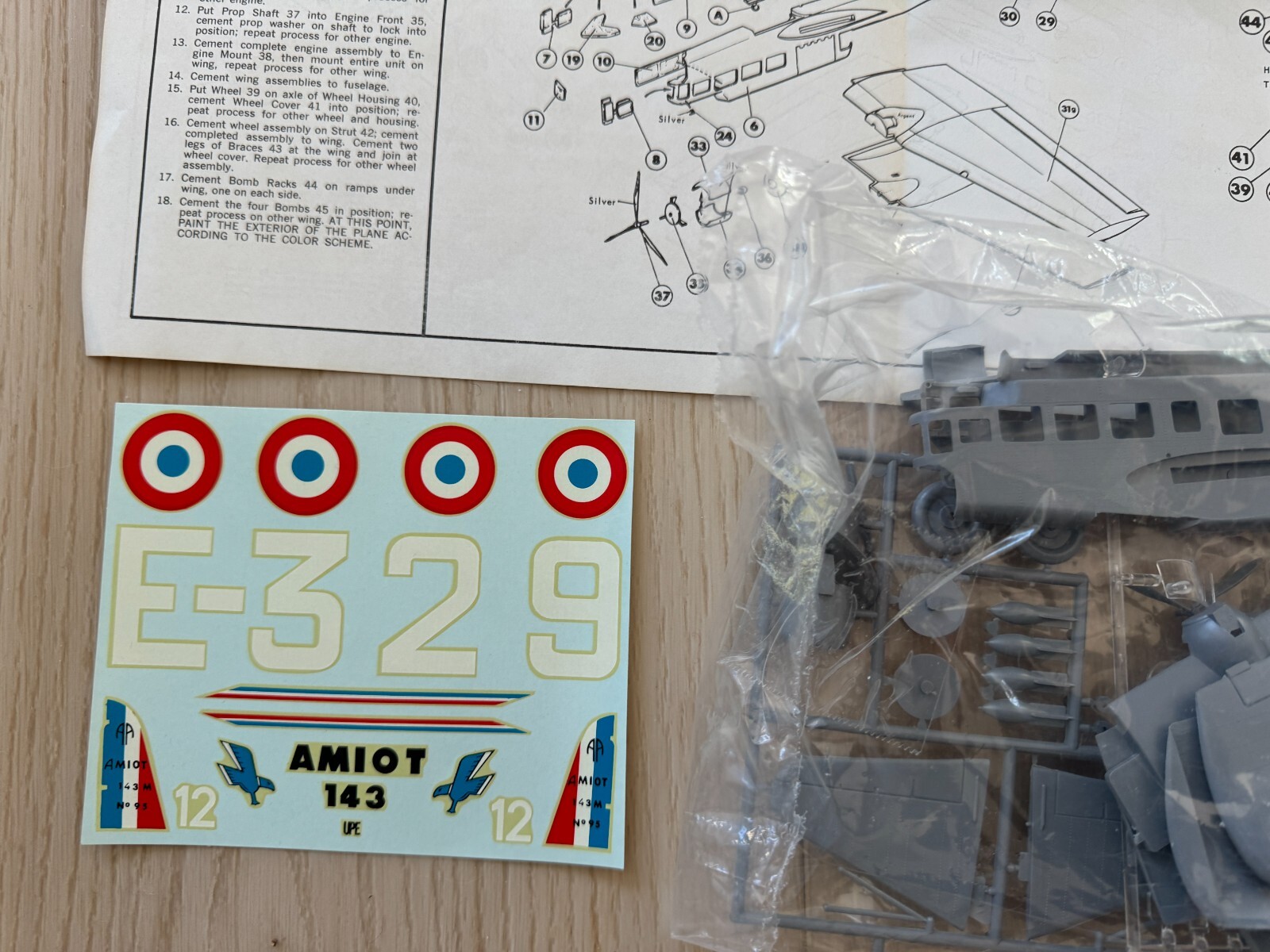 Vintage BUZCO Heller Amiot 143 1:72 Scale Model Original Box, Sealed Bag, Decals