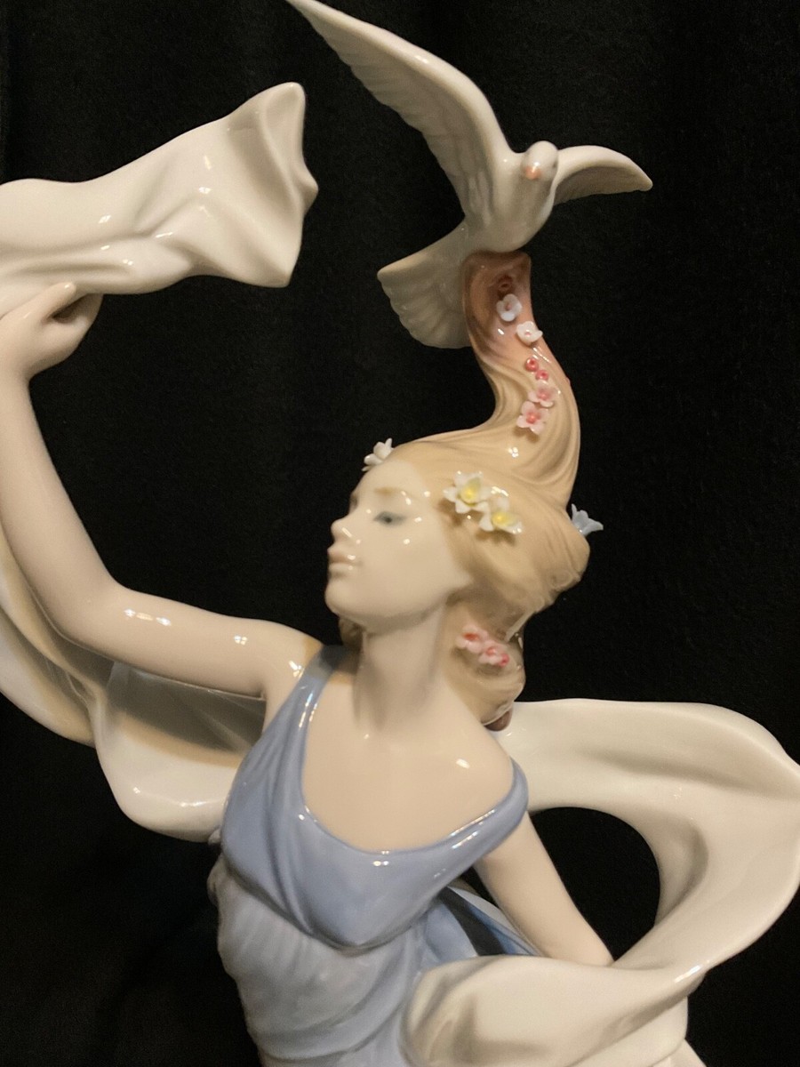 Lladro Figurine MINT “New Horizons