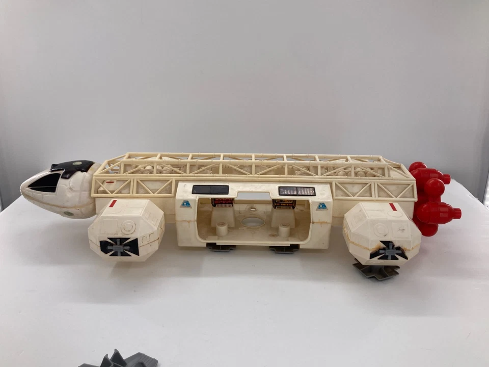 Space 1999 Eagle One Transporter Mattel 1976 nave espacial de juguete de colección incompleta Foto 4 de 4