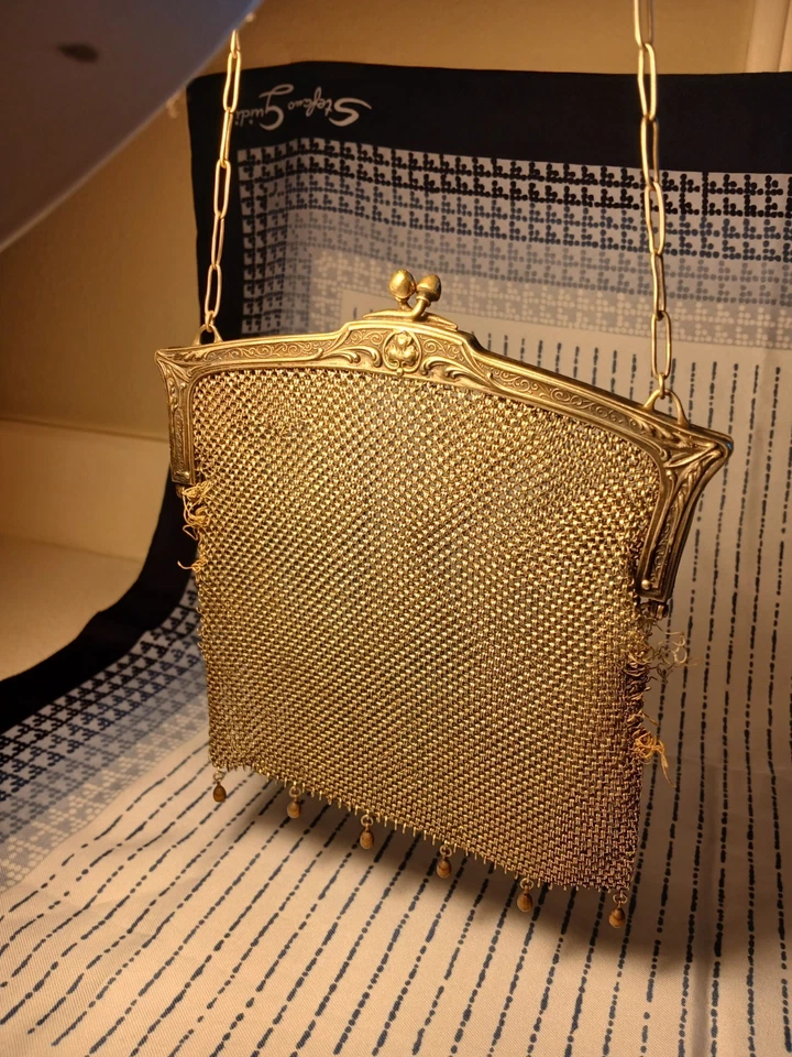 Bolso de noche vintage de malla metálica con solapa plateado alemán con asa de cadena Foto 3 de 4