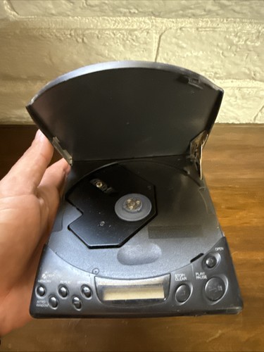 Jvc Xl-p80 Portable Cd Player - Picture 3 of 3