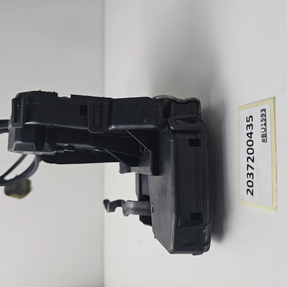 Actuador de cerradura de puerta delantero derecho mercedes-benz c320 2001-2007 2037200435 Foto 4 de 4