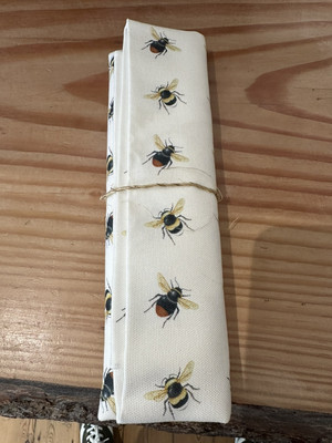 Bio Geschirrtuch von Willow Paterson. Bienen