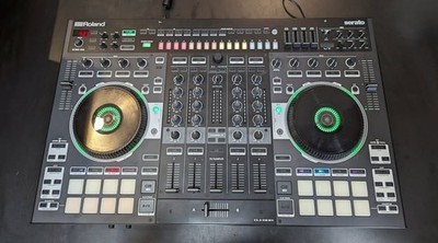 Roland DJ-808 4-Channel Serato DJ Controller + Roland Travel Bag - FAST SHIPPING