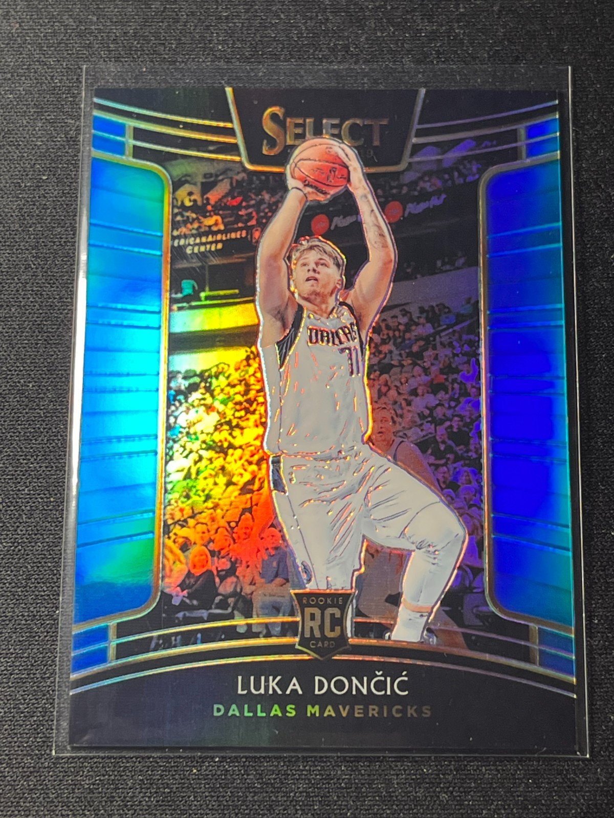 2018-19 Panini Select #25 Luka Doncic Light Blue Prizms #/299 Rookie RC