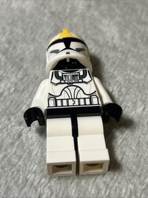 Clone Trooper Pilot (Phase 1) - Yellow Markings, Large Eyes sw0191