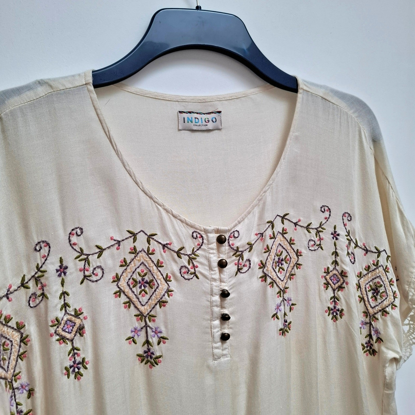 Marks and Spencer Embroidered Top  Womens Tunic Floral Ivory Size 8 Short Sleeve