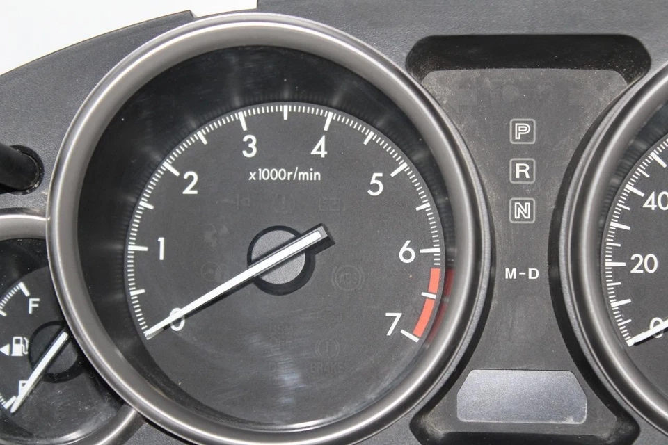 Cuadro de instrumentos velocímetro indicadores del panel de instrumentos Mazda 6 2010 24.916 millas Foto 3 de 4