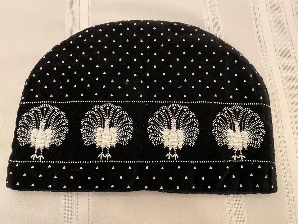 Semillas blancas victorianas del siglo XX pavos reales con cuentas sobre té de terciopelo negro acogedor raro Foto 2 de 4