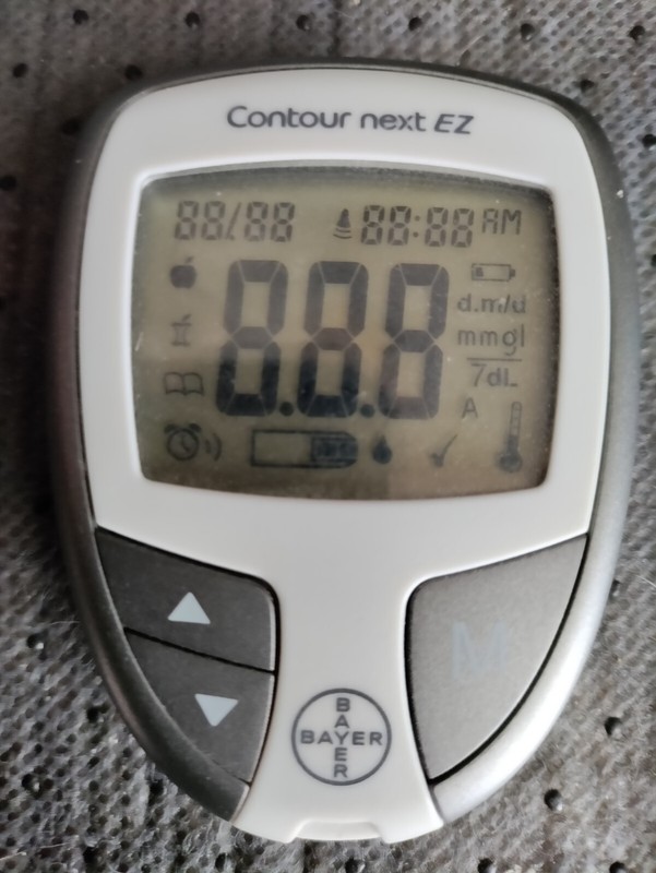 BAYER  CONTOUR NEXT EZ BLOOD  GLUCOSE METER   MODEL 7160P           9628 mg/dL