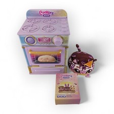 Cookeez Makery Bake Your Own Plush Sweet Treatz Oven Playset